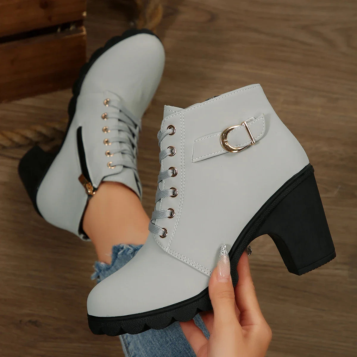 MONTE-CLAIRE ANKLE BOOTS