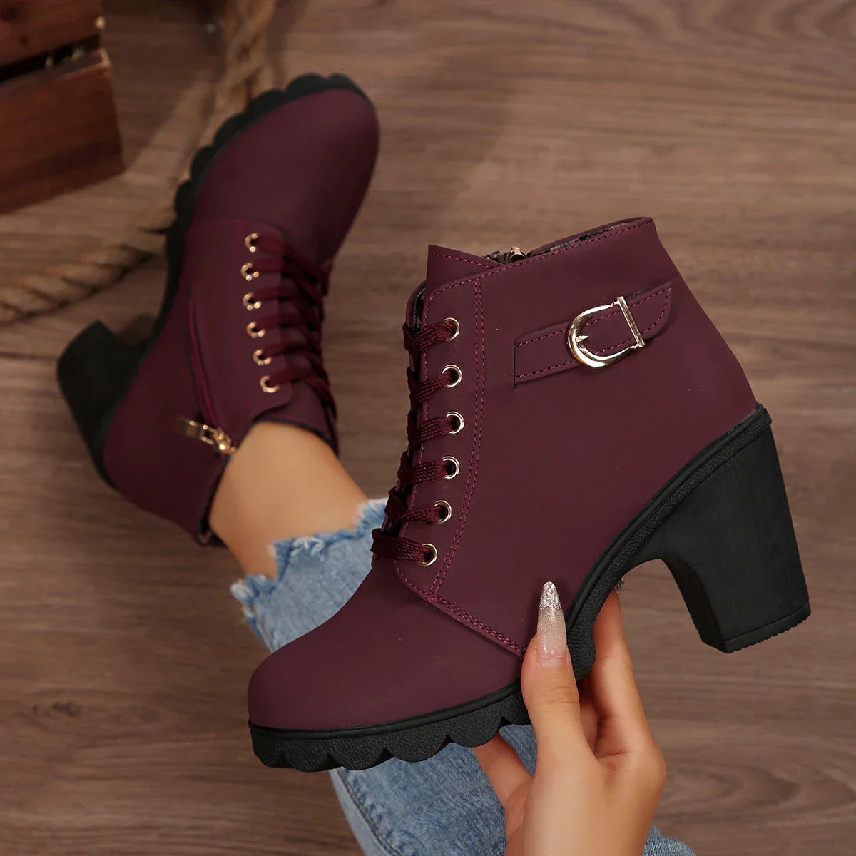 MONTE-CLAIRE ANKLE BOOTS